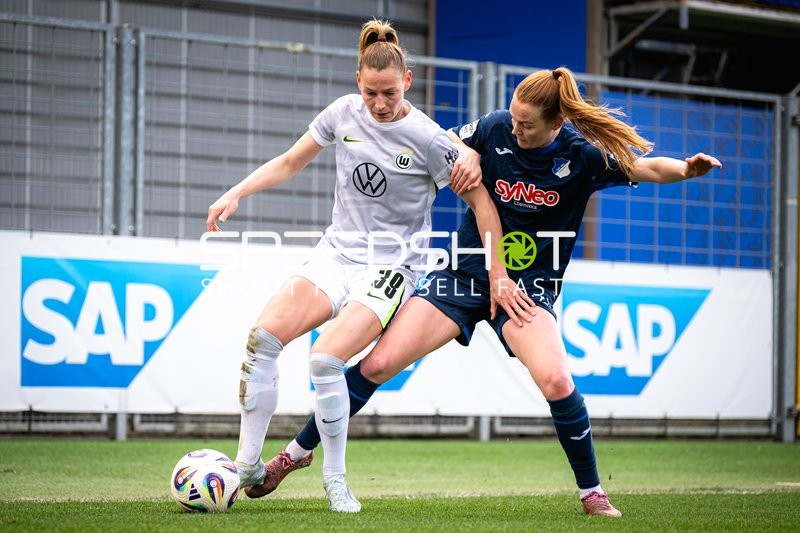 Zweikampf um den Ball