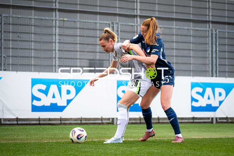 Zweikampf um den Ball