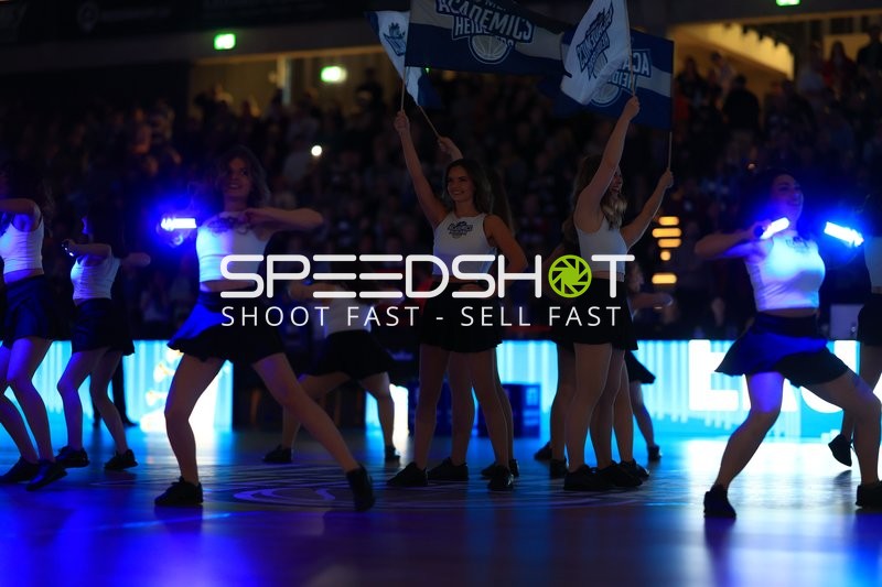 easyCredit BBL: Showeinlage der Cheerleader