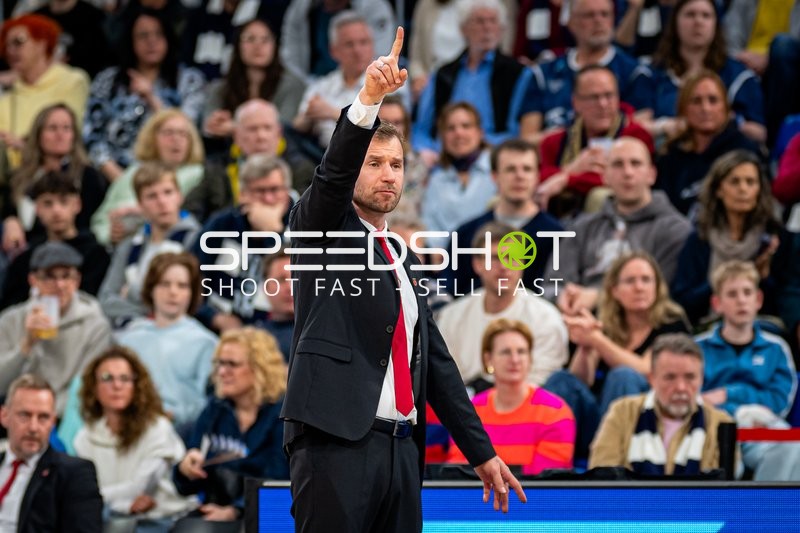 Szene mit Anton Gavel (999; BMA365 Bamberg Baskets)