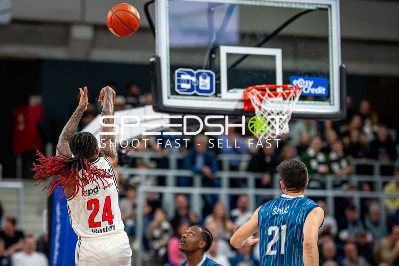 Spielaktion mit DJ Horne (0; MLP Academics Heidelberg)