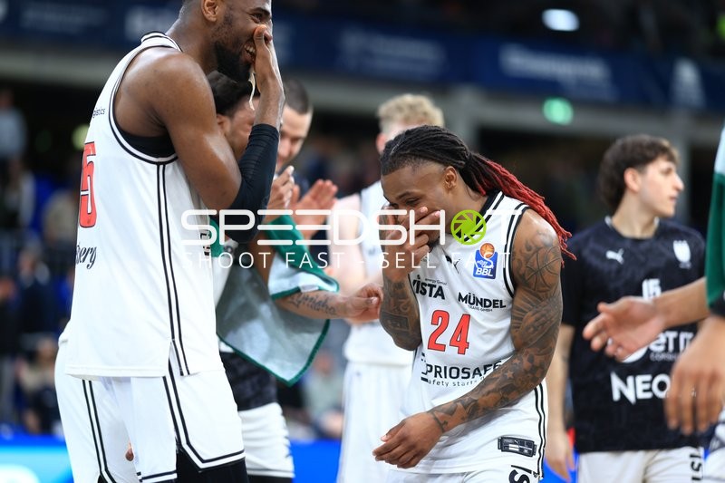 Szene mit Cobe Williams (24; BMA365 Bamberg Baskets)