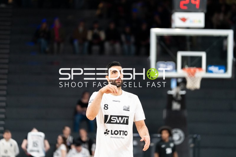 Jared Grey (8; Veolia Towers Hamburg) in Aktion