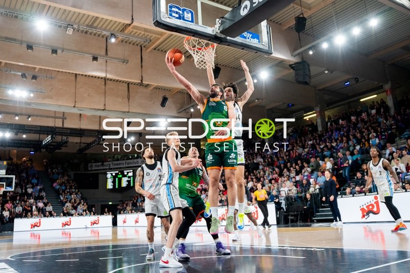 Spielaktion mit Benedikt Turudic (44; Veolia Towers Hamburg)