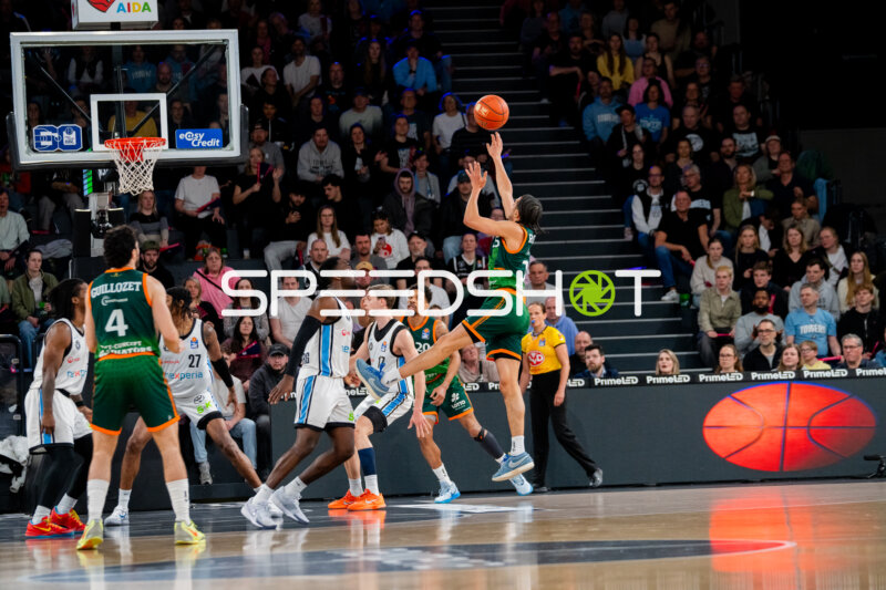 Spielaktion mit Urald King (20; Gladiators Trier)