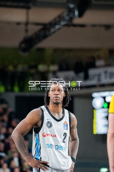 Leonard Thorpe Jr. (2; Veolia Towers Hamburg) auf dem Spielfeld