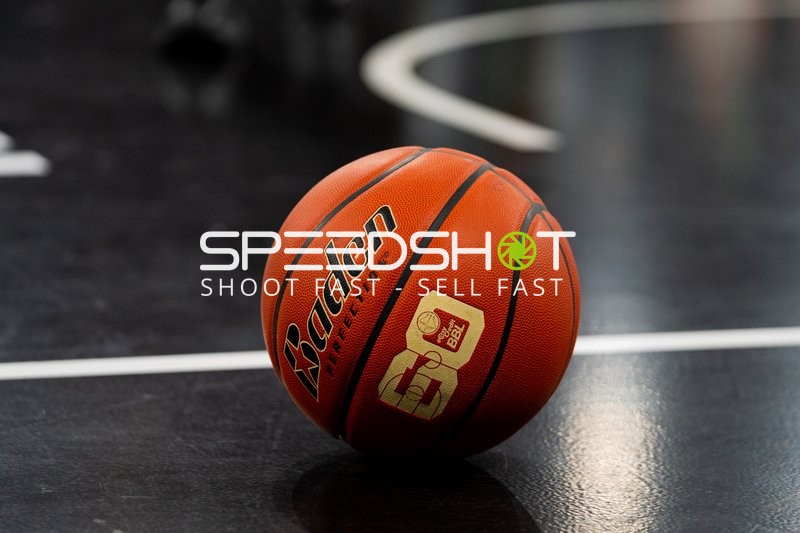 Basketball-Szene mit Ball