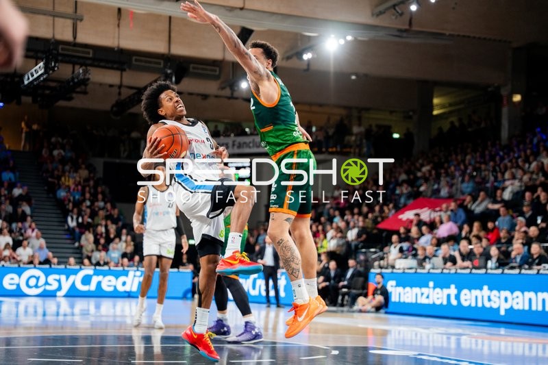 Ross Williams (34; Veolia Towers Hamburg) in Aktion