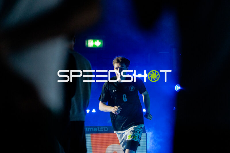 Spieler Janne Müller (6; Veolia Towers Hamburg) in Aktion