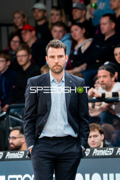 Szene mit Benka Barloschky (999; Veolia Towers Hamburg), Martin Breunig (13; Veolia Towers Hamburg) und Janne Müller (6; Veolia Towers Hamburg)