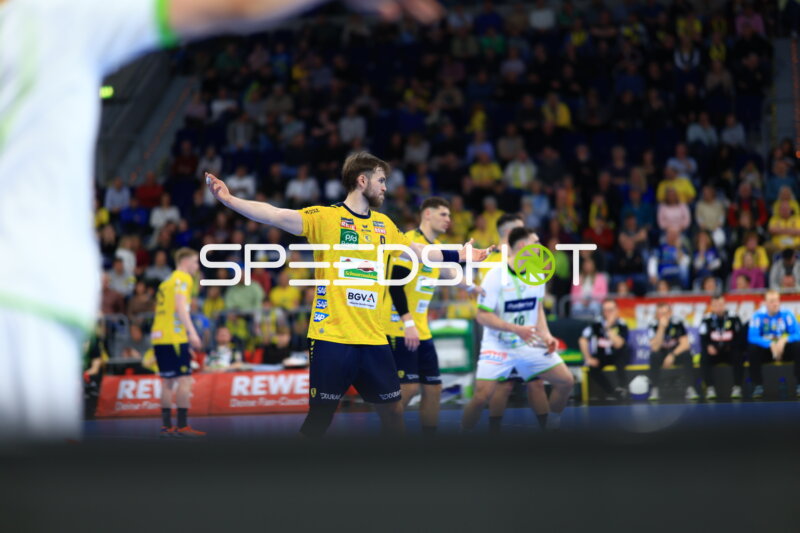 Szene mit Steven Plucnar Jacobsen (9; Rhein Neckar Löwen) und Sebastian Heymann (13; Rhein Neckar Löwen)