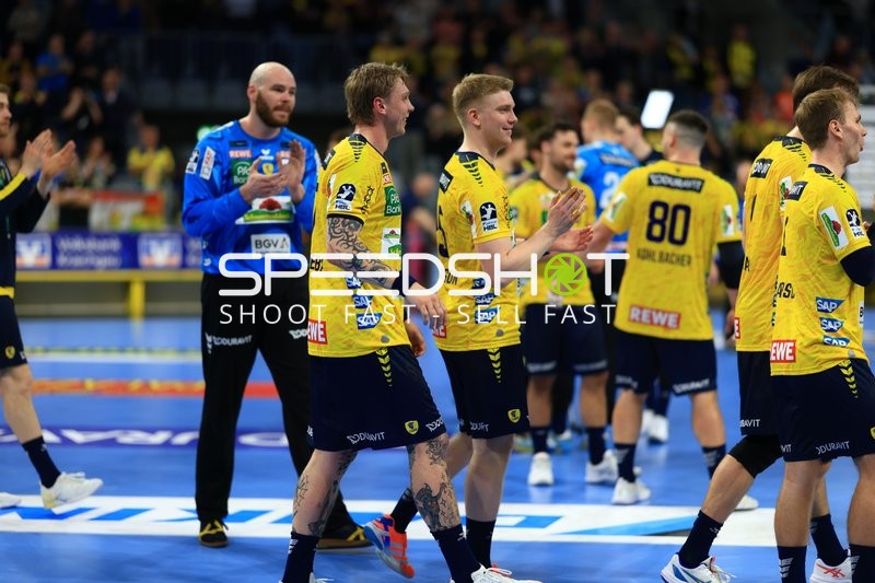 Szene mit Tim Nothdurft (28; Rhein Neckar Löwen) und Haukur Thrastarson (25; Rhein Neckar Löwen)