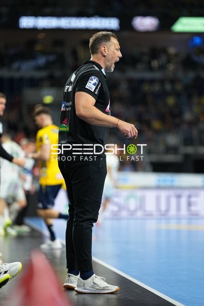 Trainer an der Seitenlinie