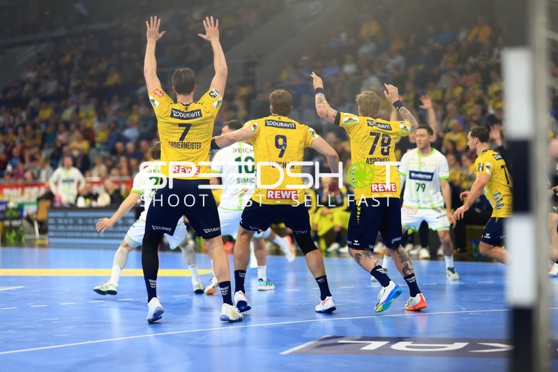 Handball Szene mit Robert Timmermeister (7; Rhein Neckar Löwen) und Steven Plucnar Jacobsen (9; Rhein Neckar Löwen)