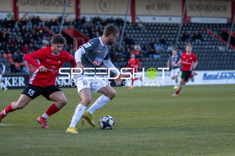 Zweikampf um den Ball