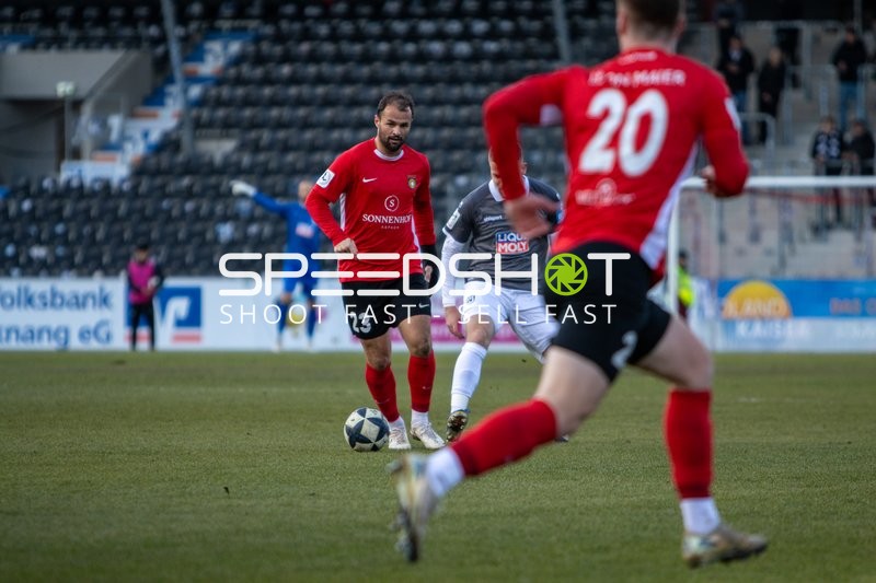 Spielszene mit Ballbesitz