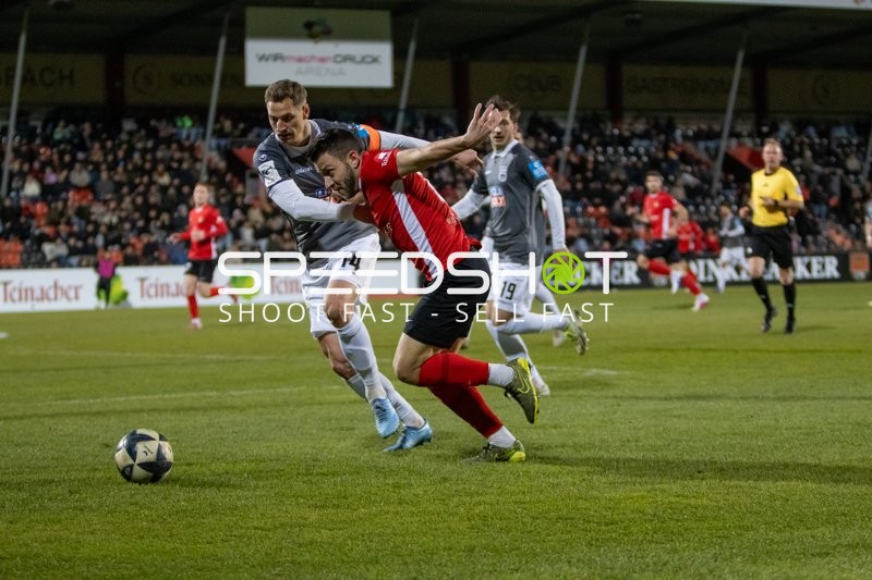 Zweikampf um den Ball