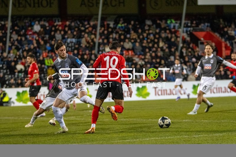 Zweikampf um den Ball