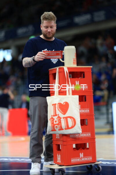 Kevin Gerwin (490; MLP Academics Heidelberg) am Spielfeldrand