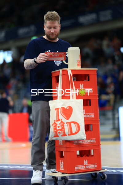 Kevin Gerwin (490; MLP Academics Heidelberg) am Spielfeldrand