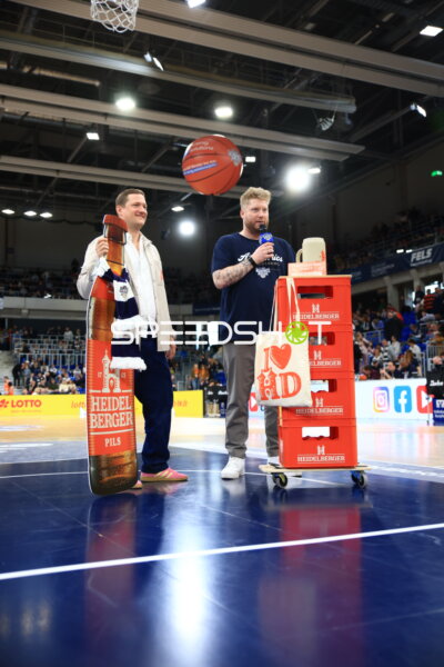 Basketball-Szene im SNP-Dome