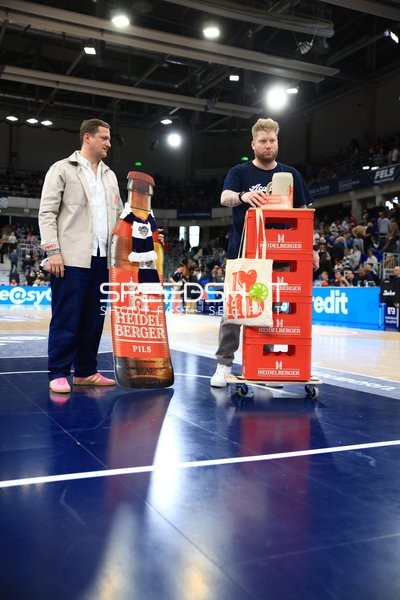 Werbeaktion auf dem Spielfeld