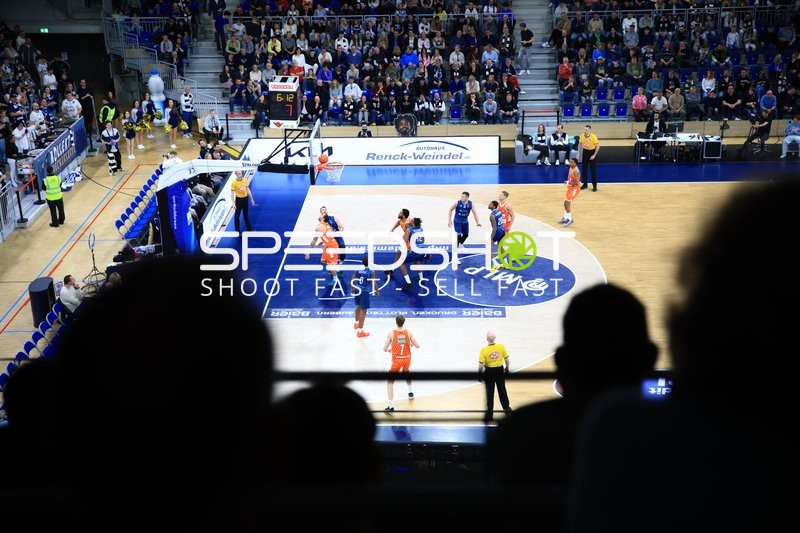 Spielaktion mit Osun Osunniyi (12; MLP Academics Heidelberg) und Alec Anigbata (7; Ratiopharm Ulm)