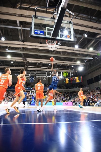 Spielaktion mit Marcel Keßen (15; MLP Academics Heidelberg) beim Wurf