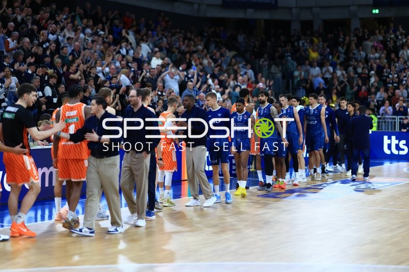 Szene mit Michael Weathers (20; MLP Academics Heidelberg) und Teamkollegen