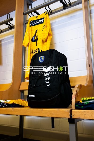 Trikot von Mathias Larson (4; Rhein Neckar Löwen) in Kabine