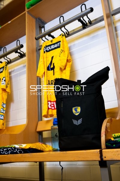 Trikot von Mathias Larson (4; Rhein Neckar Löwen) in der Kabine