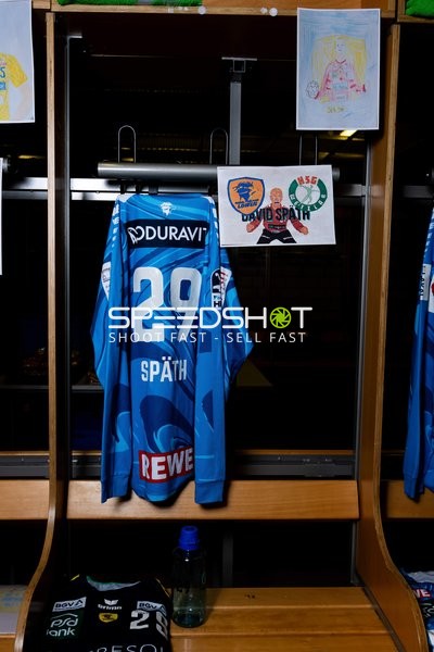 Trikot von David Späth (29; Rhein Neckar Löwen) in Kabine