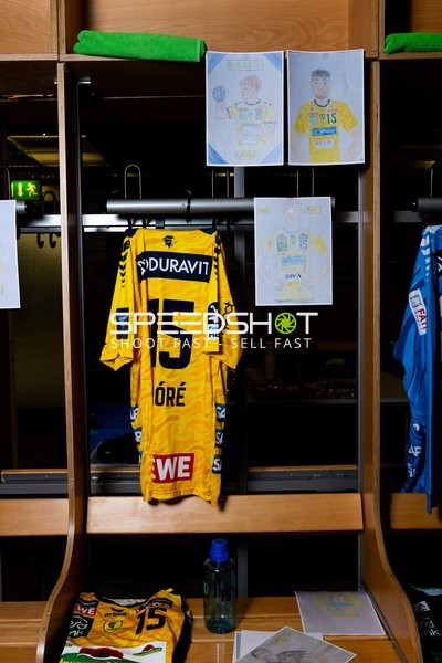 Trikot von David More (15; Rhein Neckar Löwen) in Kabine