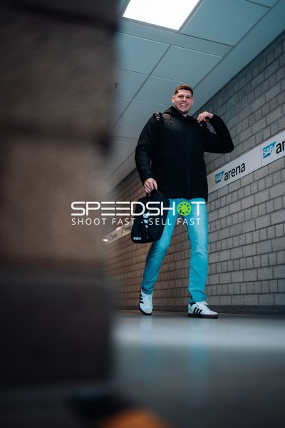 Sebastian Heymann (13; Rhein Neckar Löwen) im Flur