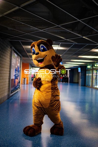 Maskottchen im Flur