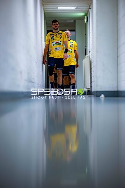 Szene mit Steven Plucnar Jacobsen (9; Rhein Neckar Löwen) und Jannik Kohlbacher (80; Rhein Neckar Löwen)