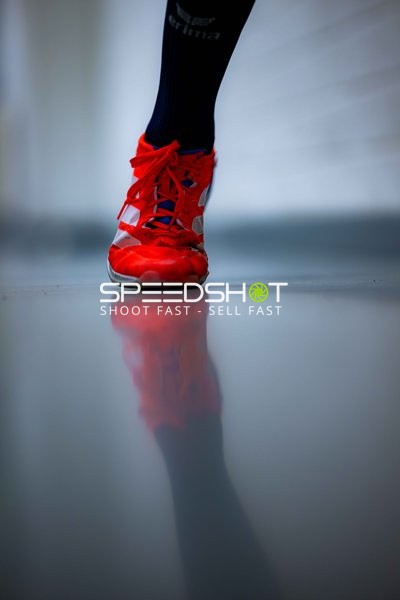 Roter Sportschuh Nahaufnahme