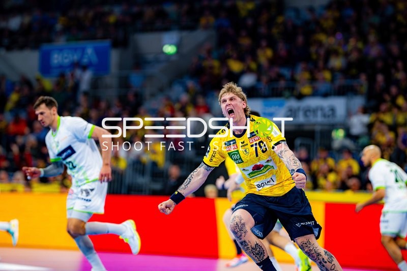 Szene mit Tim Nothdurft (28; Rhein Neckar Löwen) und Jona Schoch (22; HSG Wetzlar)