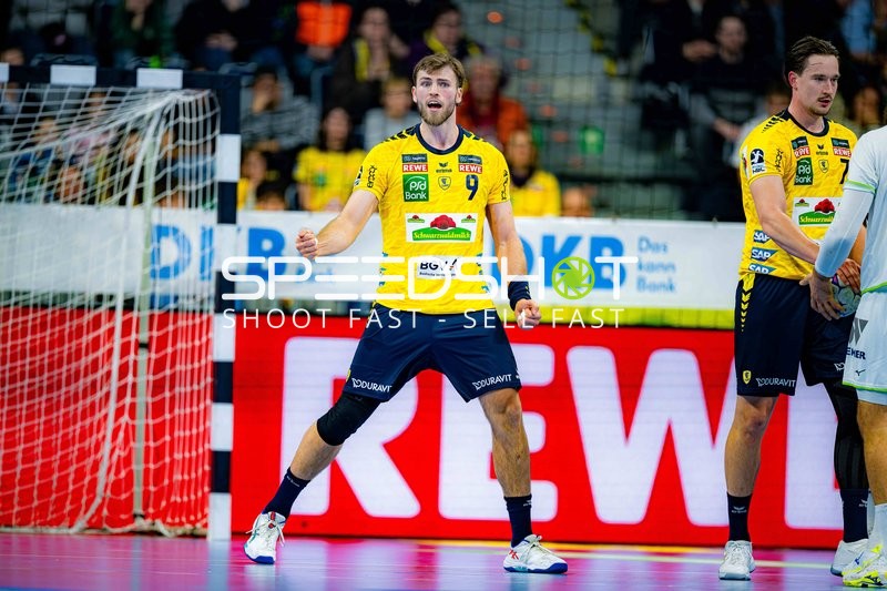 Szene mit Robert Timmermeister (7; Rhein Neckar Löwen) und Steven Plucnar Jacobsen (9; Rhein Neckar Löwen)