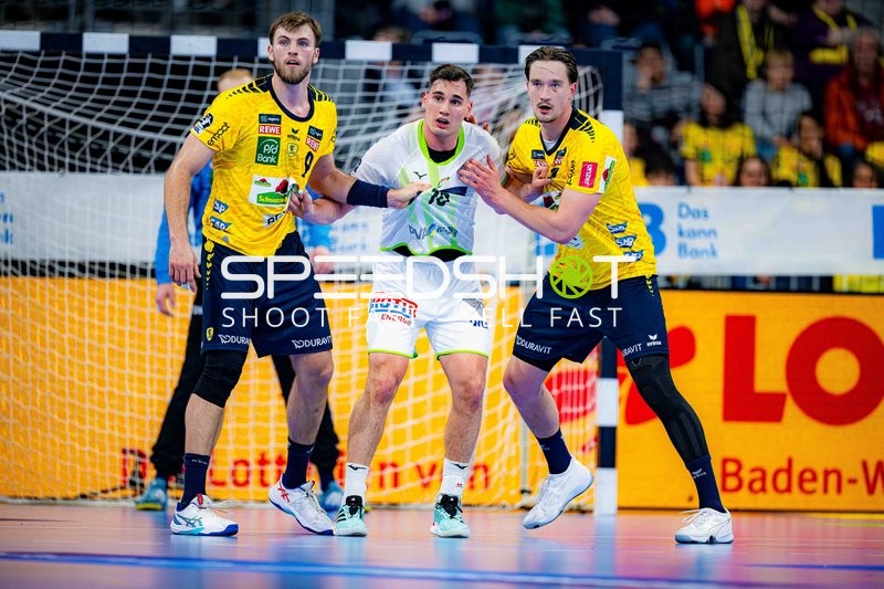 Szene mit Steven Plucnar Jacobsen (9; Rhein Neckar Löwen) und Robert Timmermeister (7; Rhein Neckar Löwen)