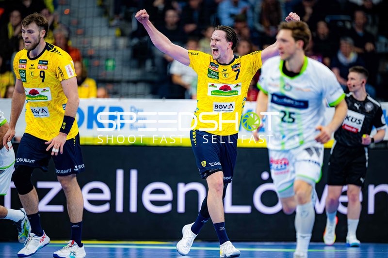 Szene mit Steven Plucnar Jacobsen (9; Rhein Neckar Löwen) und Robert Timmermeister (7; Rhein Neckar Löwen)