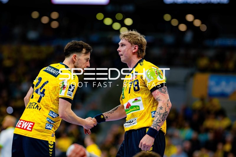 Szene mit Patrick Groetzki (24; Rhein Neckar Löwen) und Tim Nothdurft (28; Rhein Neckar Löwen)