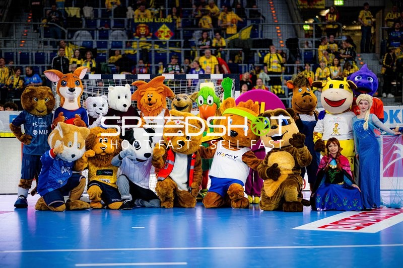 Fan-Szene mit Maskottchen