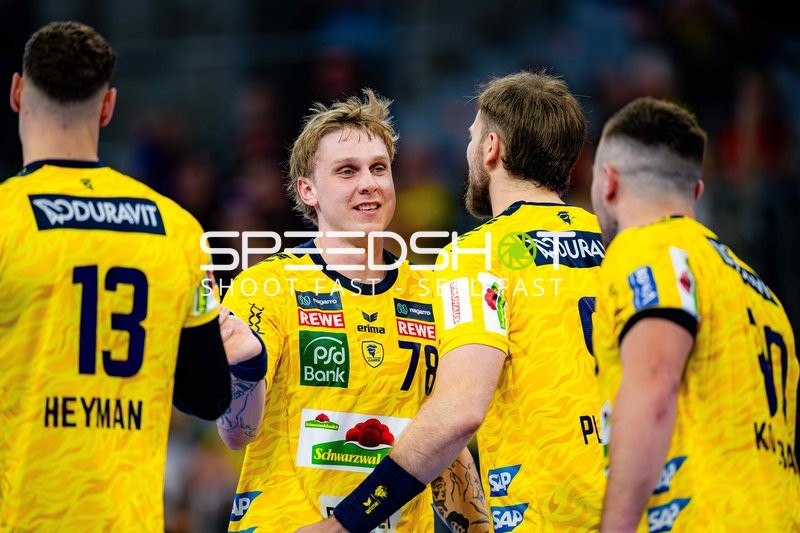 Szene mit Edwin Aspenbäck (78; Rhein Neckar Löwen) und Teamkollegen