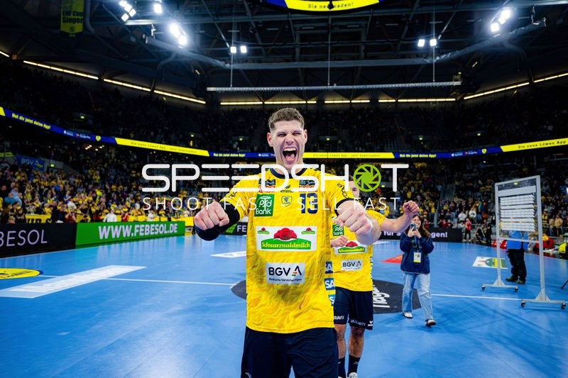 Jubel mit Sebastian Heymann (13; Rhein Neckar Löwen)