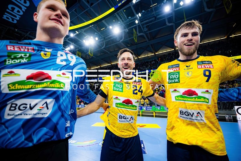 Szene mit David Späth (29; Rhein Neckar Löwen), Patrick Groetzki (24; Rhein Neckar Löwen) und Steven Plucnar Jacobsen (9; Rhein Neckar Löwen)