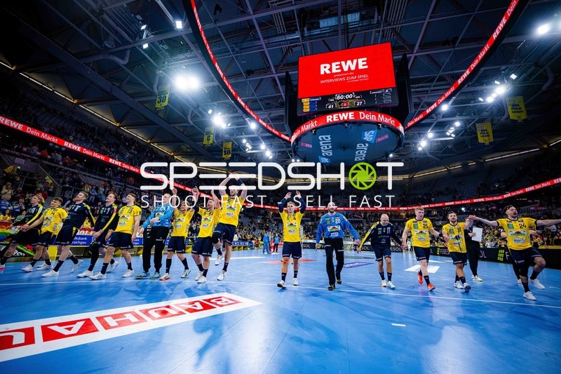 Jubel mit Steven Plucnar Jacobsen (9; Rhein Neckar Löwen), Tim Nothdurft (28; Rhein Neckar Löwen) und Lukas Sandell (11; Rhein Neckar Löwen)