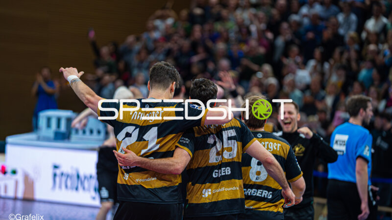 Jubel mit Ediz Aktas (21; HC Elbflorenz Dresden) und Sebastian Gress (25; HC Elbflorenz Dresden)