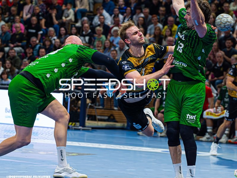 Szene mit Julius Meyer-Siebert (13; Die Eulen Ludwigshafen) und Julius Dierberg (9; HC Elbflorenz Dresden)