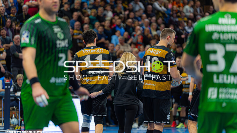 Szene mit Arseniy Buschmann (11; HC Elbflorenz Dresden) und Jonas Thummler (46; HC Elbflorenz Dresden)